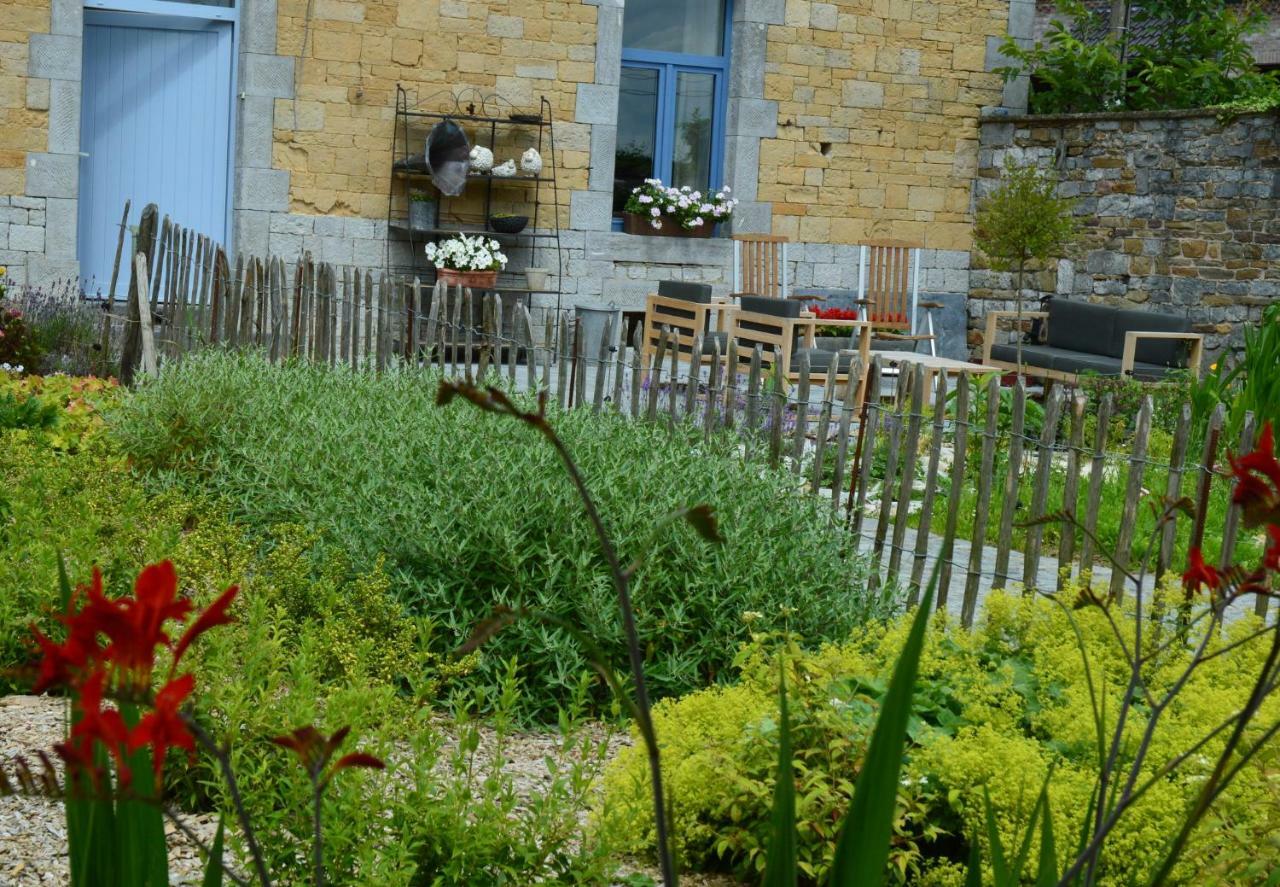 Aux 4 Saules De 4 Wilgen Bed and Breakfast Modave Exteriör bild