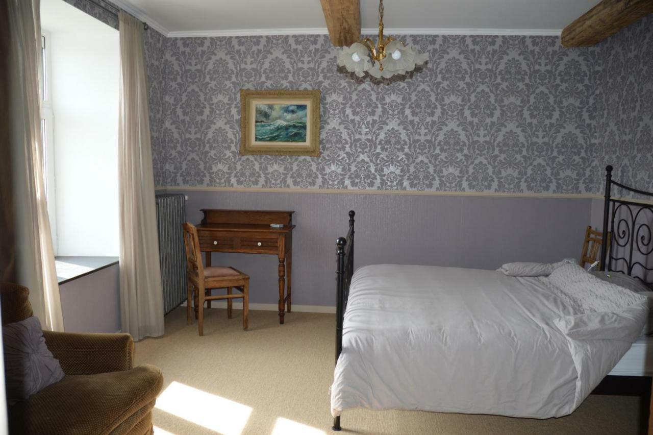 Aux 4 Saules De 4 Wilgen Bed and Breakfast Modave Exteriör bild