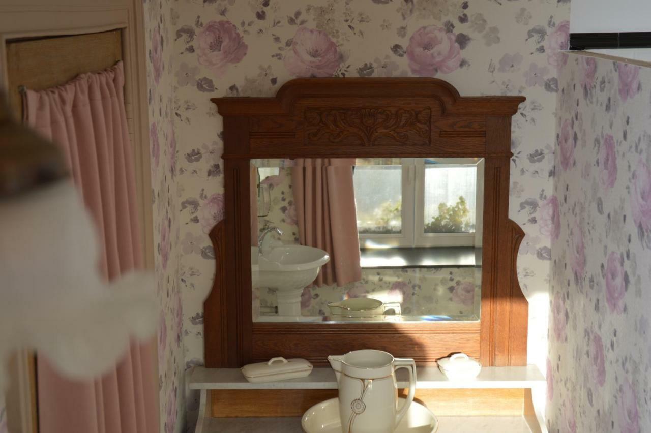 Aux 4 Saules De 4 Wilgen Bed and Breakfast Modave Exteriör bild