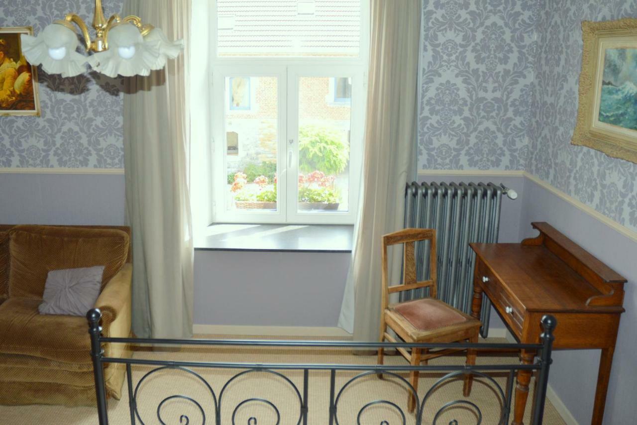 Aux 4 Saules De 4 Wilgen Bed and Breakfast Modave Exteriör bild