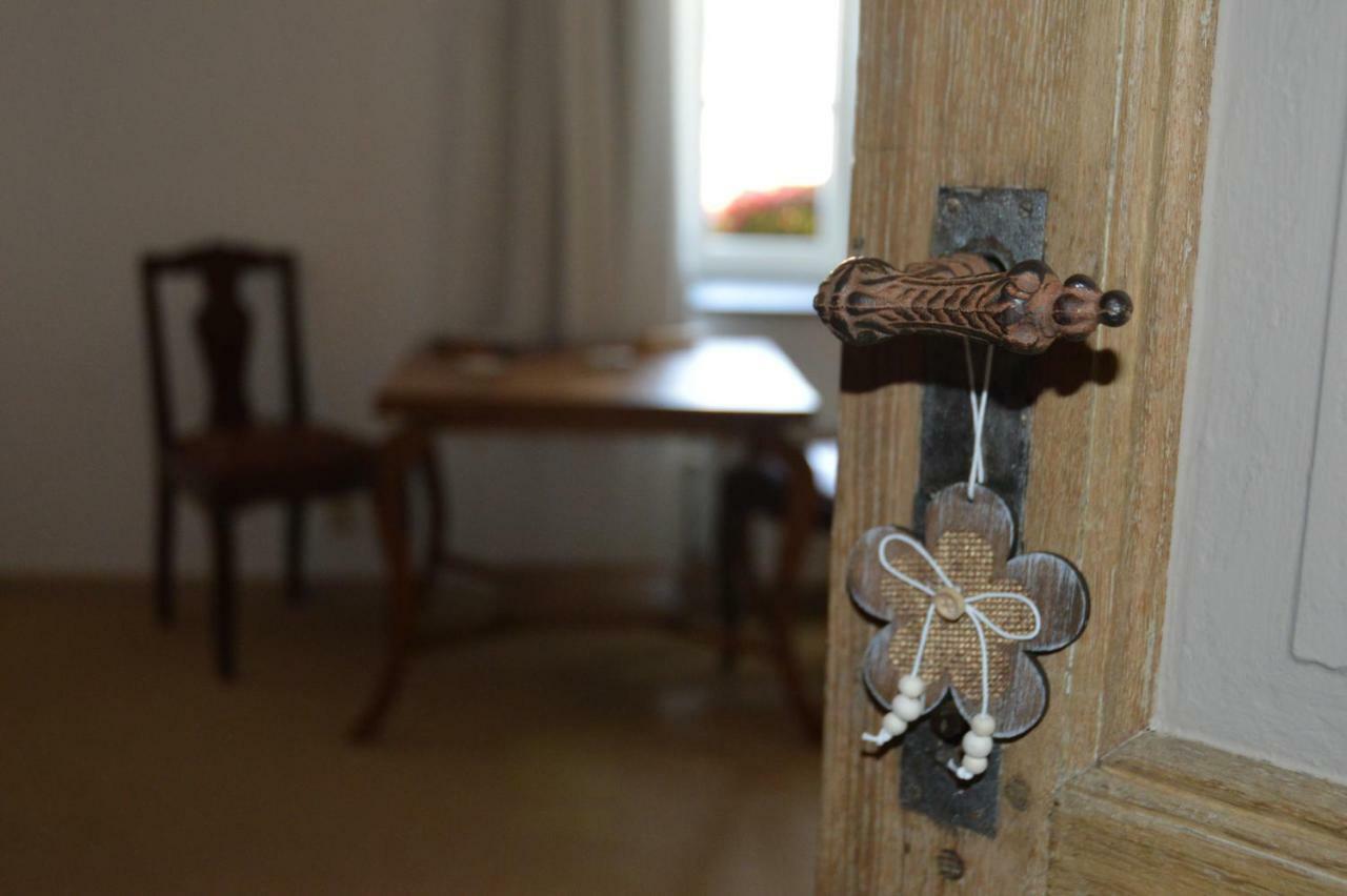Aux 4 Saules De 4 Wilgen Bed and Breakfast Modave Exteriör bild