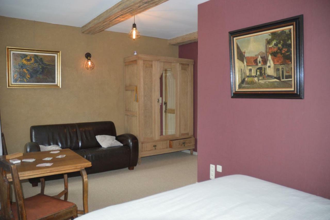Aux 4 Saules De 4 Wilgen Bed and Breakfast Modave Exteriör bild
