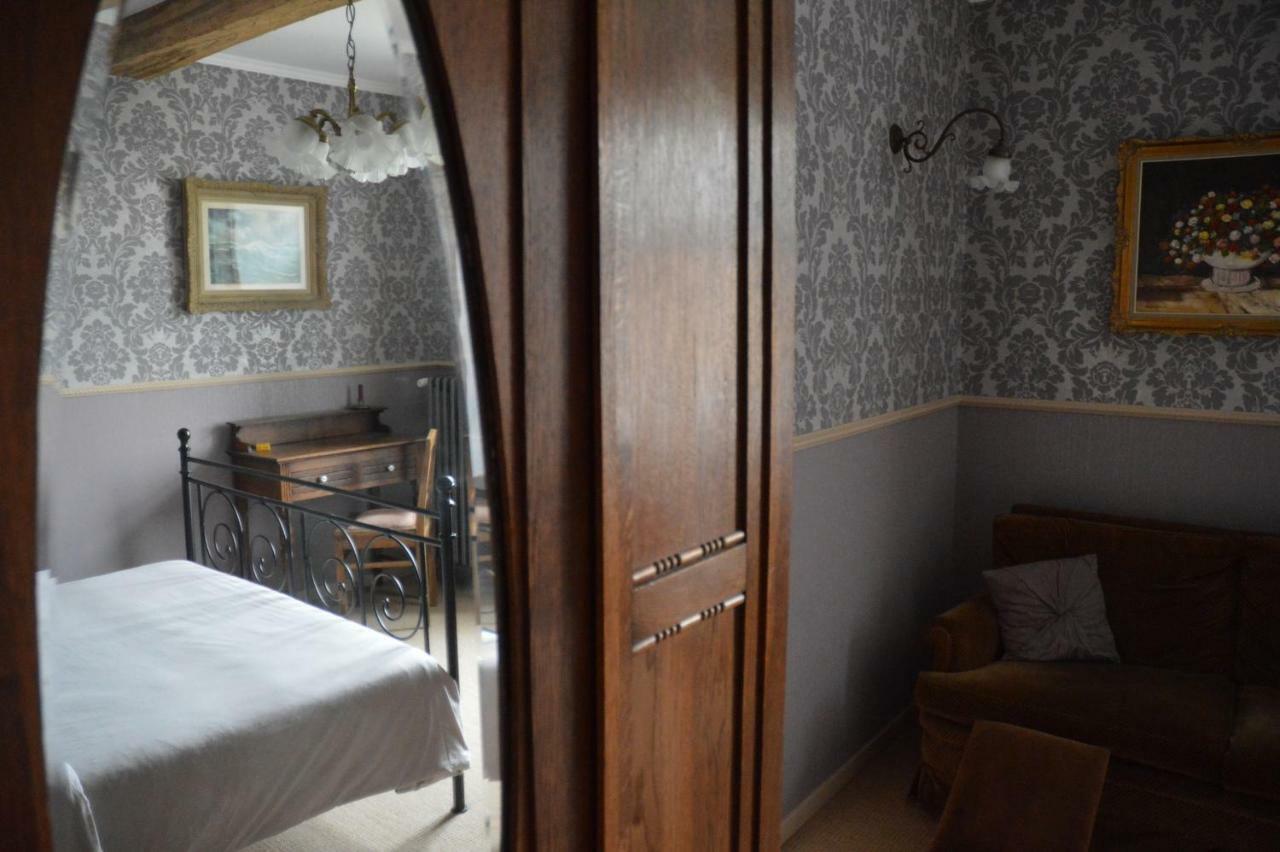 Aux 4 Saules De 4 Wilgen Bed and Breakfast Modave Exteriör bild